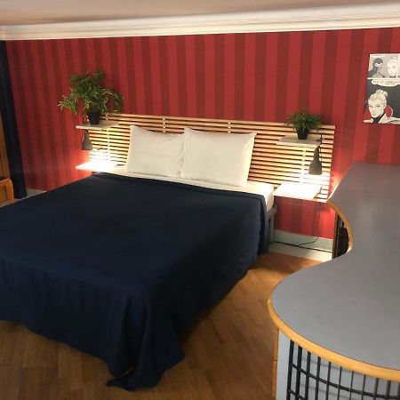 Smln Rooms & Suites Napoli Bagian luar foto