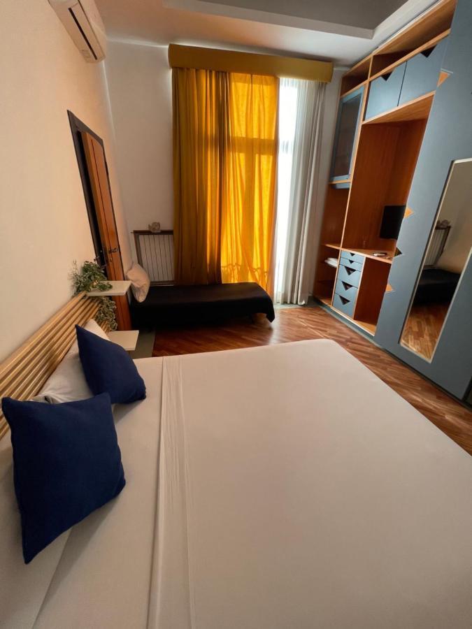 Smln Rooms & Suites Napoli Bagian luar foto