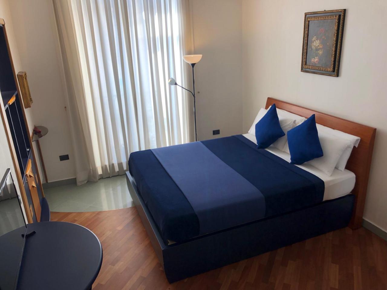 Smln Rooms & Suites Napoli Bagian luar foto