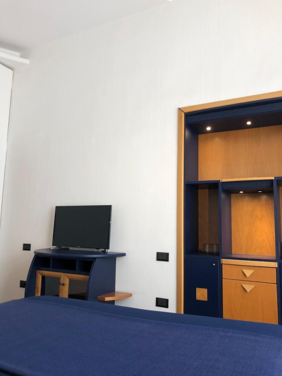 Smln Rooms & Suites Napoli Bagian luar foto